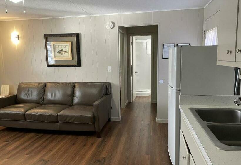 キャビン, Sunset Beach Resort