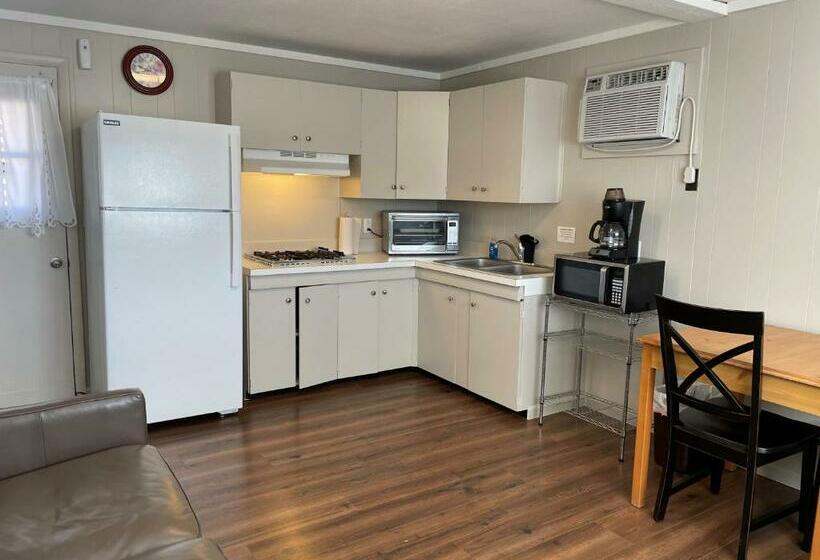 キャビン, Sunset Beach Resort