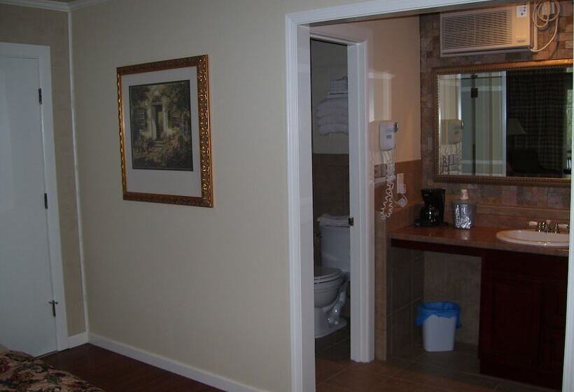 חדר דחוקס עם מיטת קינג, Townsend Gateway Inn
