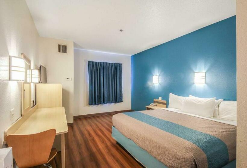 غرفة ديلوكس سرير كينج, Motel 6 New Braunfels