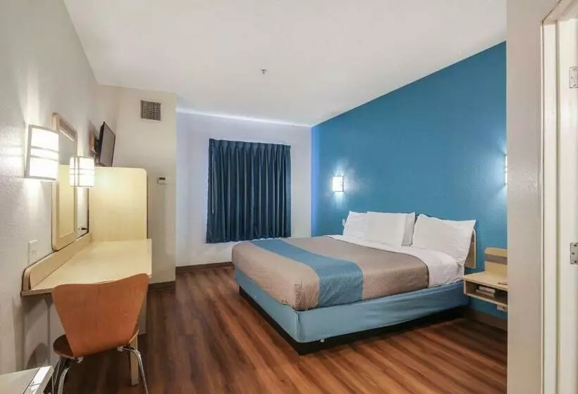 キングサイズベッドのデラックスルーム, Motel 6 New Braunfels