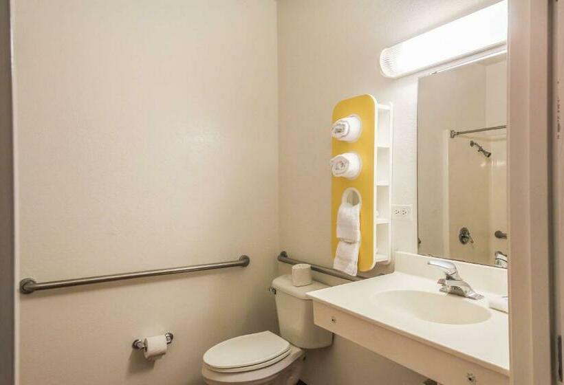 غرفة ديلوكس سرير كينج, Motel 6 New Braunfels