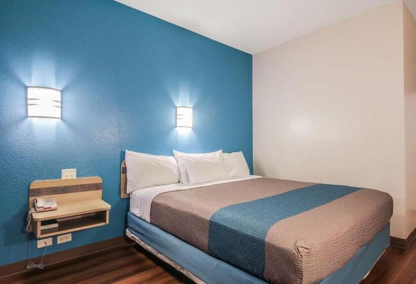 غرفة قياسية سرير كينج, Motel 6 New Braunfels