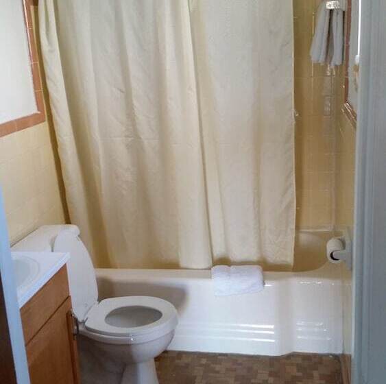 Номер Стандарт 2 Двуспальные Кровати, Royal Inn Motel