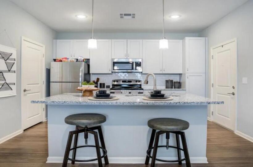 דירת שני חדרים, Aurora Condos By Barsala