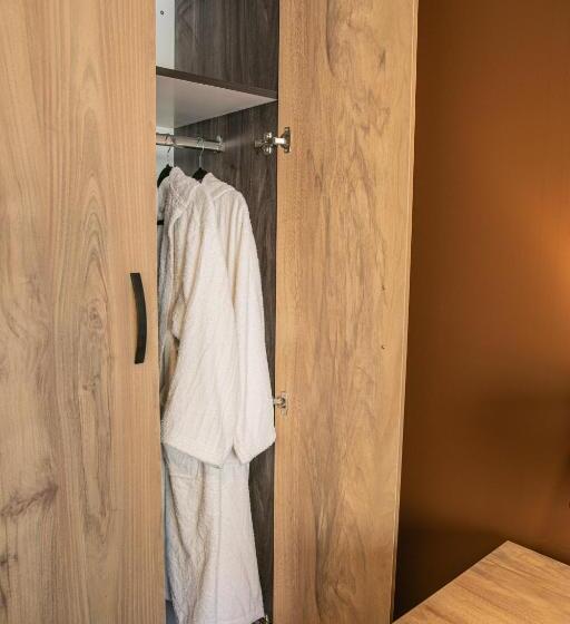 اتاق لوکس با بالکن, 49 Sunrise Lodge