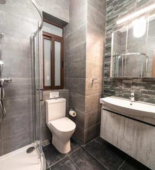 اتاق لوکس, 49 Sunrise Lodge