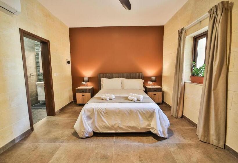 اتاق لوکس, 49 Sunrise Lodge