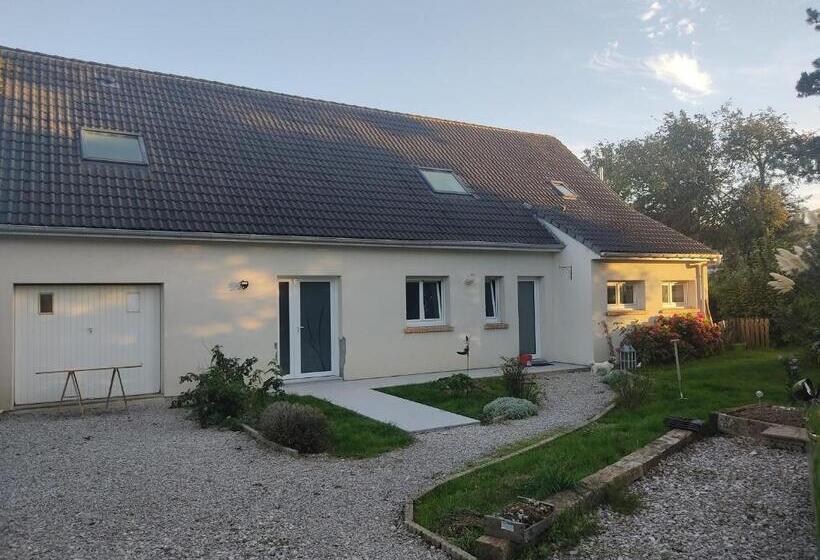 标准间, Au Pied De La Colline