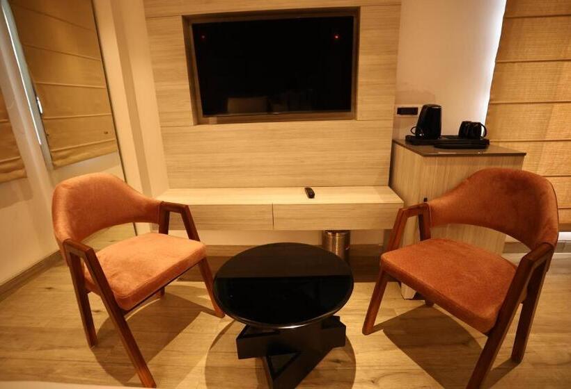 Номер Deluxe Кровать Кинг, Grace Inn Hotel Dehradun