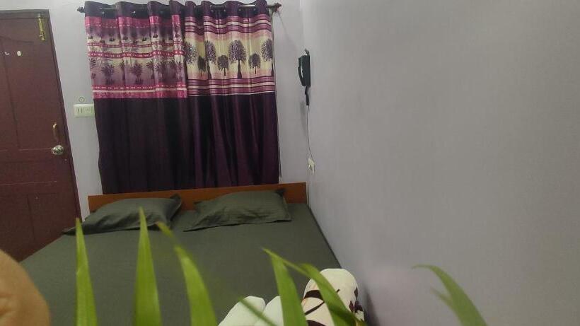 غرفة إقتصادية ثلاثية, Adh Amilia Residency