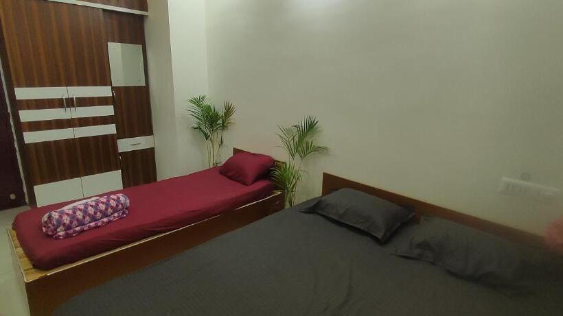 Quarto Triplo Economy, Adh Amilia Residency