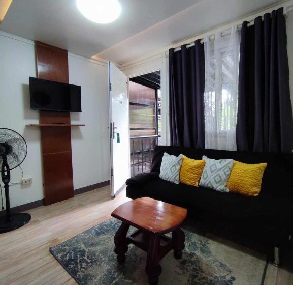 חדר משפחתי, Casa La El Baguio