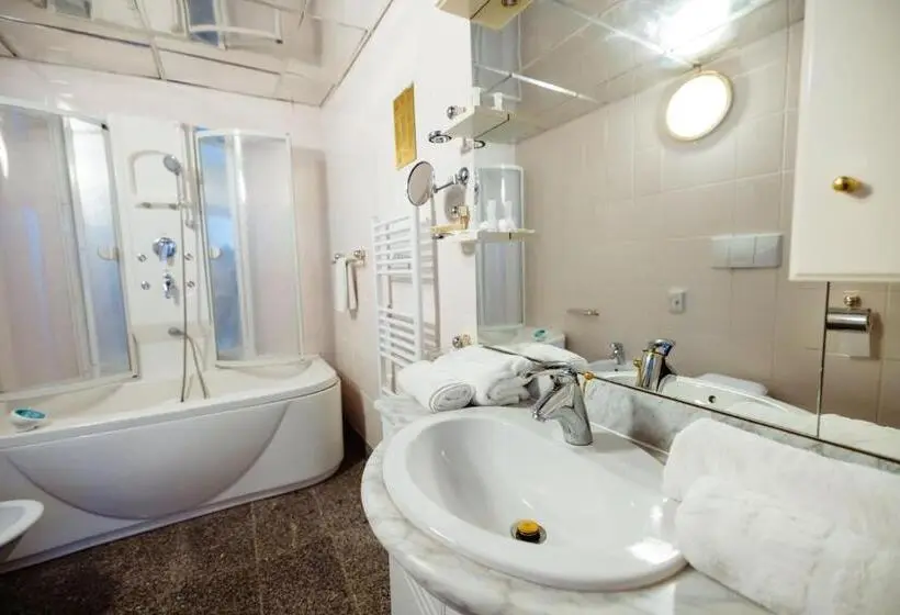 Huoneisto 1 Makuuhuone, Complex Vața Băi