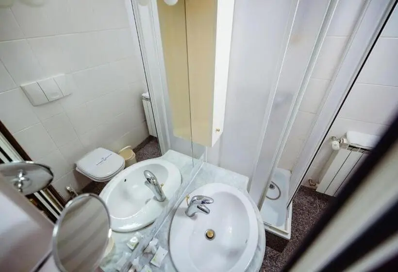 Standard-huone, Complex Vața Băi