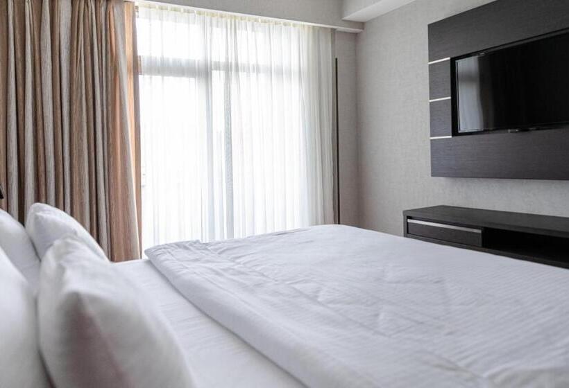 اتاق استاندارد, Hilltop Management Group