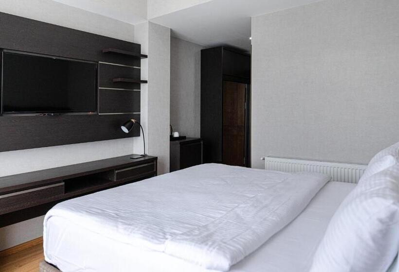 اتاق استاندارد, Hilltop Management Group