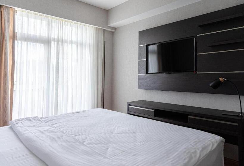 اتاق استاندارد, Hilltop Management Group