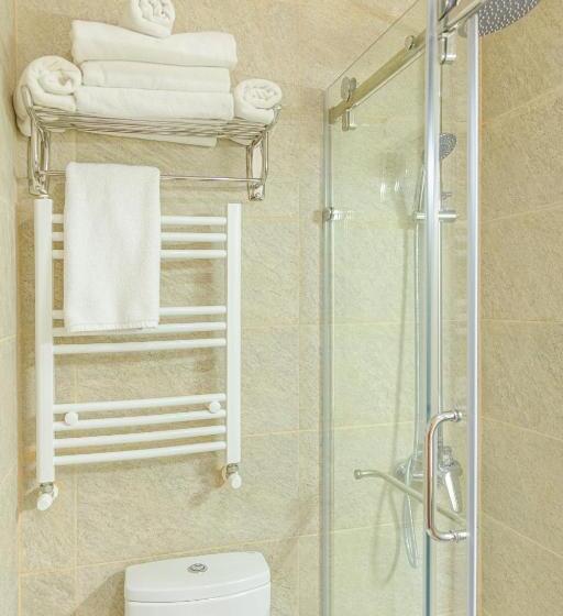 اتاق استاندارد, Hilltop Management Group