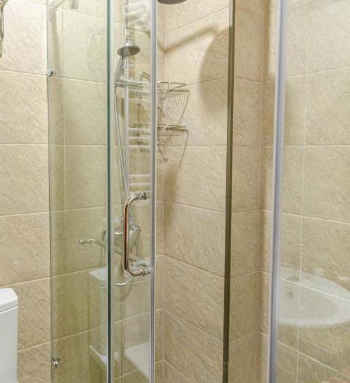 سوییت, Hilltop Management Group