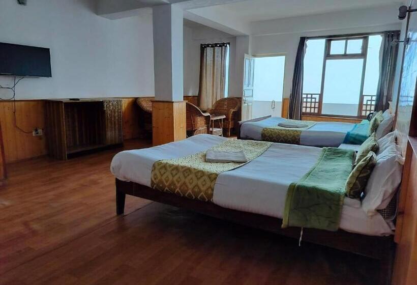 חדר משפחתי, Kabur