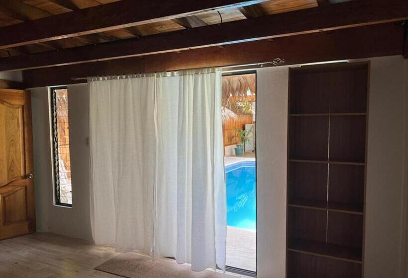 Economy Quadruple Room, Liah S