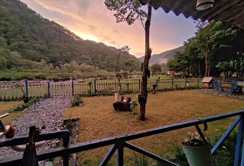 패밀리 룸, Mahaseer Eco Village & Resort