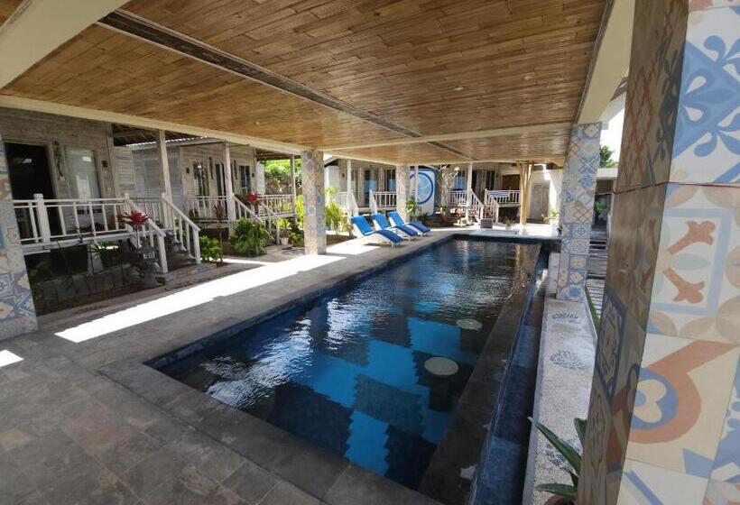 חדר סטנדרט נוף לים עם מרפסת, Nusa View   Hakuna Matata