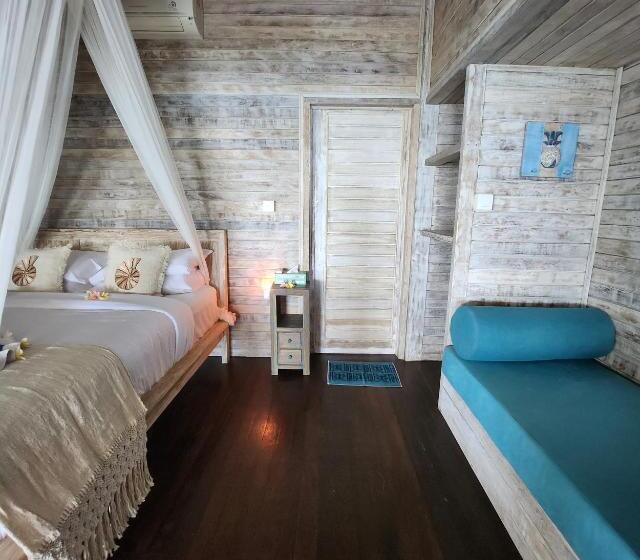 חדר סטנדרט נוף לים עם מרפסת, Nusa View   Hakuna Matata