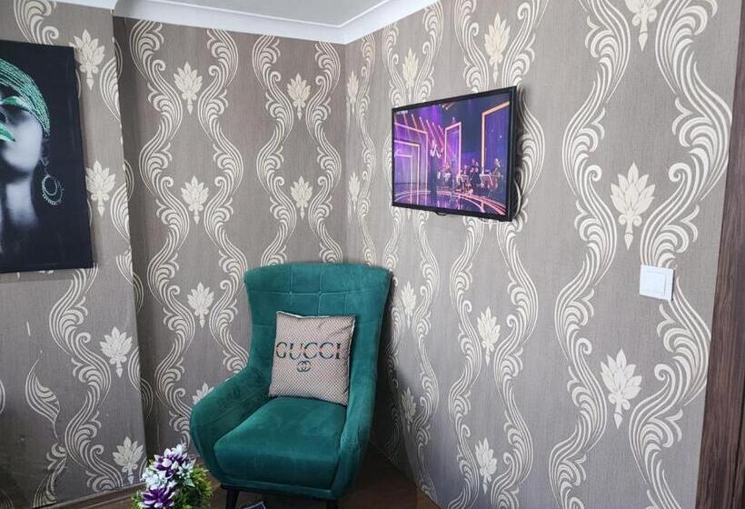 패밀리 룸, Ottoman Suit Apartment &