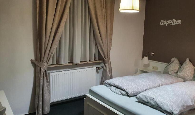 Номер Стандарт с Балконом, Mountain Motel