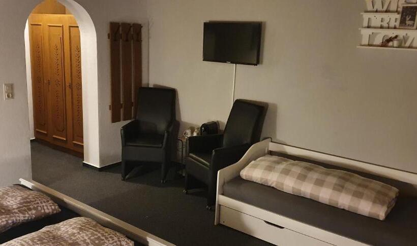 Quarto Familiar, Mountain Motel