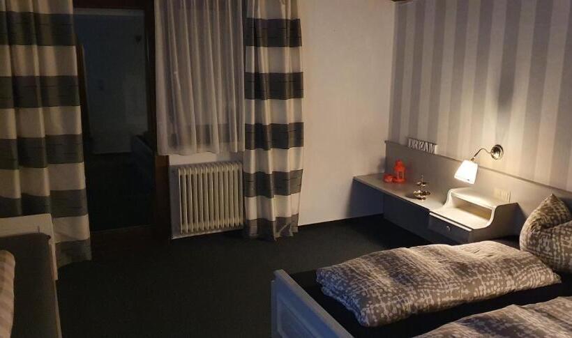 Семейный Номер, Mountain Motel