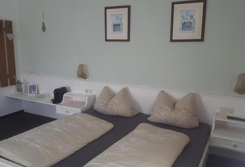 Семейный Номер, Mountain Motel