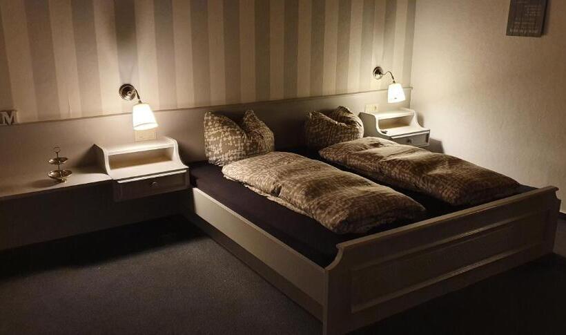 Quarto Familiar, Mountain Motel