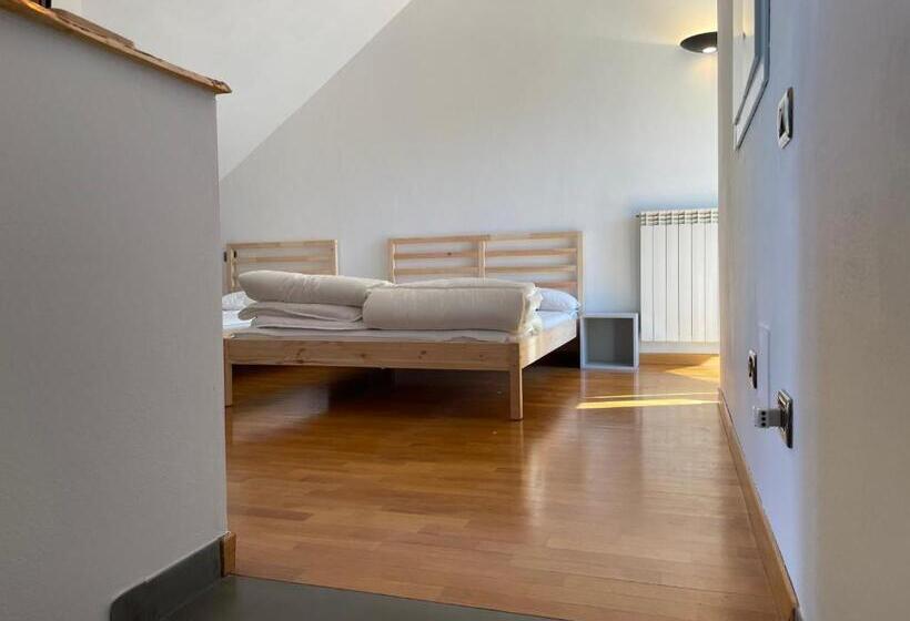 חדר סטנדרט לשלושה עם חדר אמבטיה משוף, Da Silvia