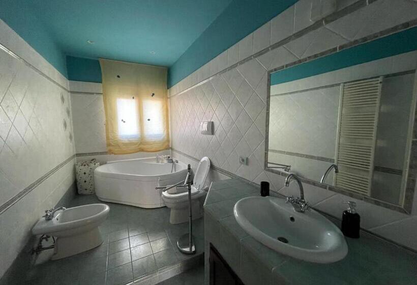 דירת שני חדרים, Da Silvia