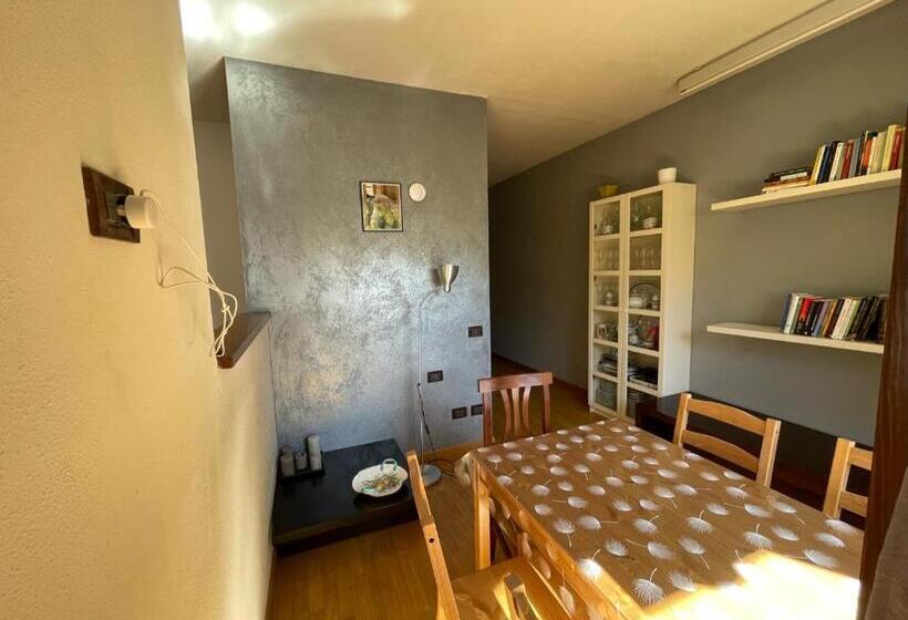 דירת שני חדרים, Da Silvia