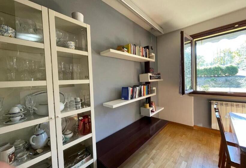 דירת שני חדרים, Da Silvia