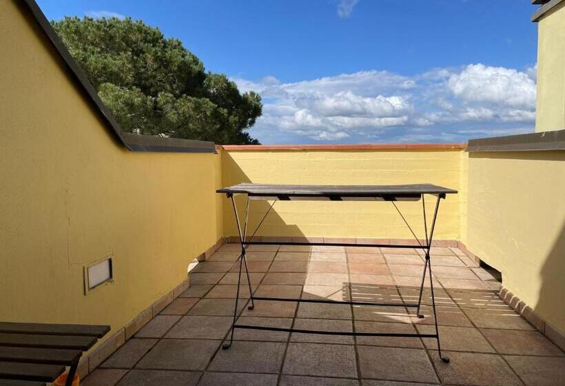 חדר סטנדרט לשלושה עם חדר אמבטיה משוף, Da Silvia