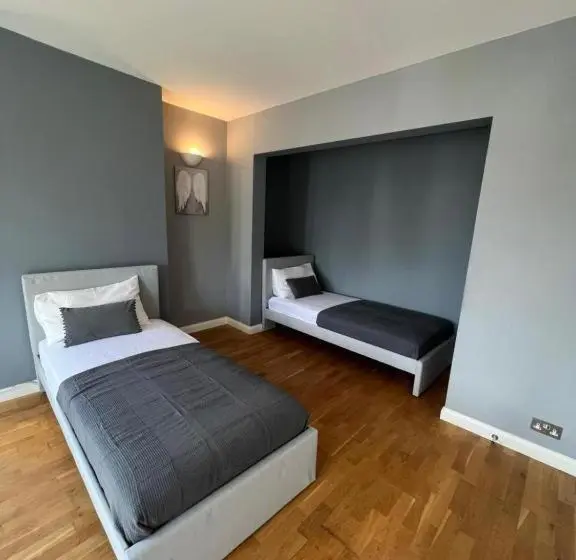 スタンダードトリプルルーム, Stunning House 15 Min From Wembley Arena