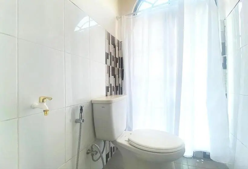 Superior-huone, Urbanview Hotel Syariah House Of Tuwuh
