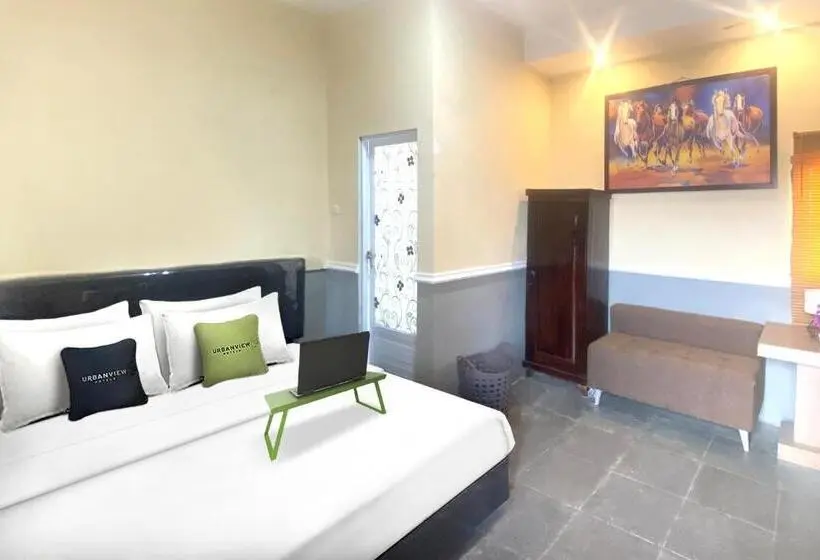 Superior-huone, Urbanview Hotel Syariah House Of Tuwuh