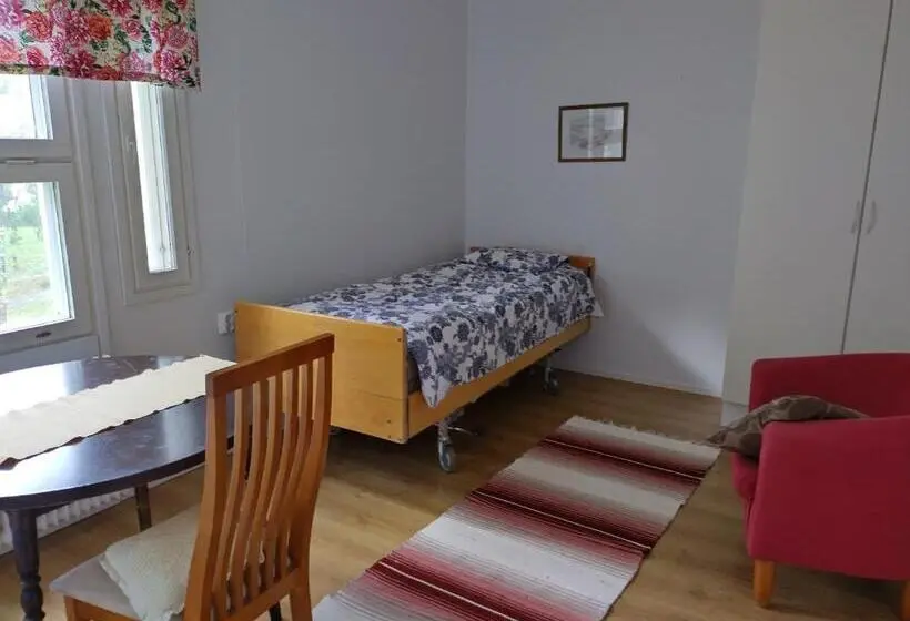 Economy-huone, Saarnimaja