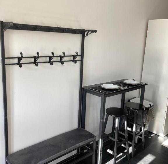 شقة غرفة واحدة, Arany Apartman