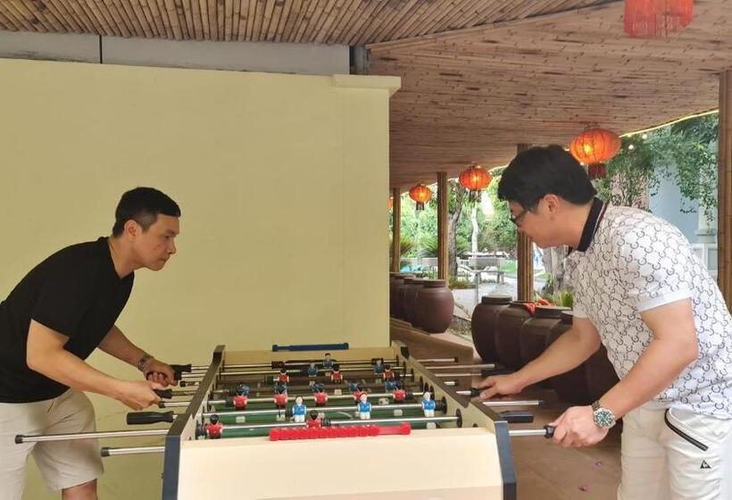 اتاق استاندارد با چشم‌انداز استخر, Biển đông Complex