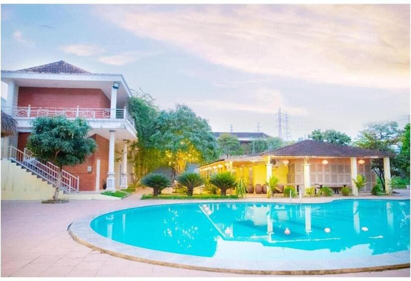 اتاق استاندارد با چشم‌انداز استخر, Biển đông Complex