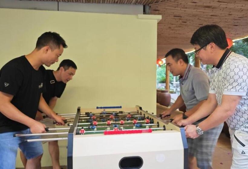 بانگلوی لوکس, Biển đông Complex