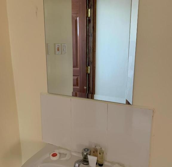 اتاق لوکس, Derby Place Hotel And Lounge