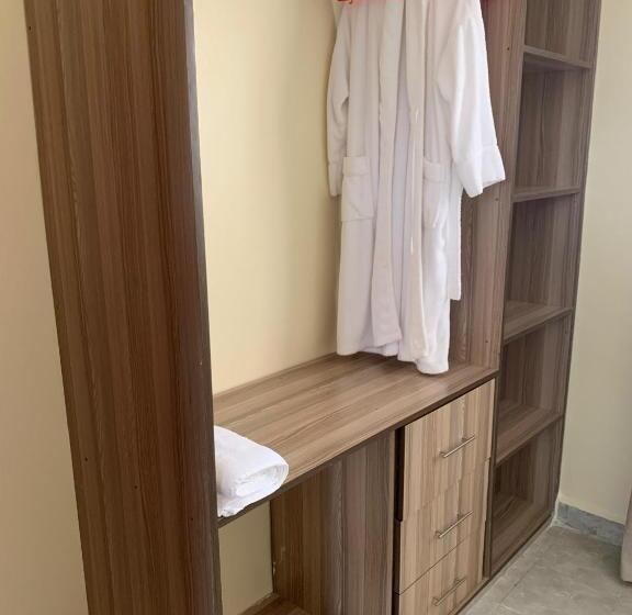 اتاق لوکس, Derby Place Hotel And Lounge